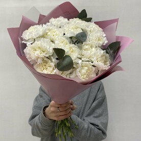 Ажурные белые гвоздики