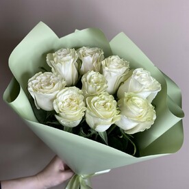 Белые крупные розы