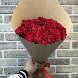 Роза красная