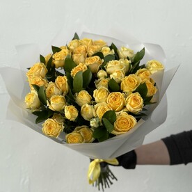 Желтые кустовые розы (11 веток)
