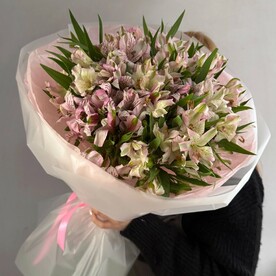 Букет «Стойкая альстромерия»