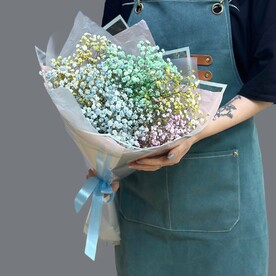 Букет из радужной гипсофилы