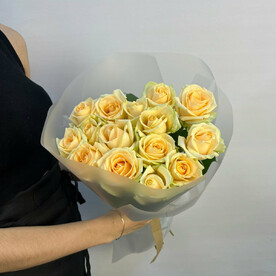 Монобукет 43 - Роза Аваланж ПИЧ 15 шт