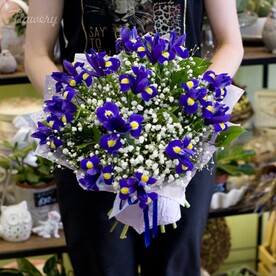 Букет из синих ирисов