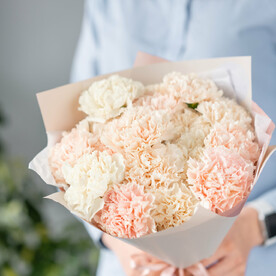 Букет из нежных гвоздик