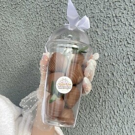 Клубника в бельгийском шоколаде в стаканчике