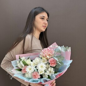 Букет из роз и альстромерий "Мисс грация"