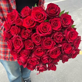 Букет от студии «TIFFANY» красные розы
