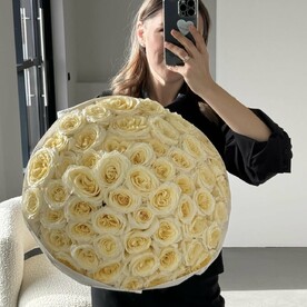 Букет от студии «TIFFANY» пионовидные розы