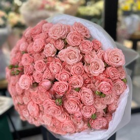 Букет от студии «TIFFANY» пионовидные кустовые розы