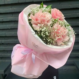 Французская роза и гипсофила