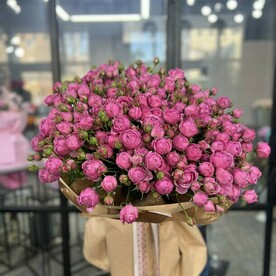 Огромный букет пион роза Мисти Баблз