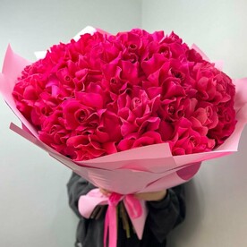 Ароматный букет из 35 французских розовых роз