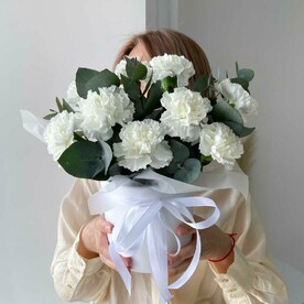 11 нежных диантусов с ароматным эвкалитпом