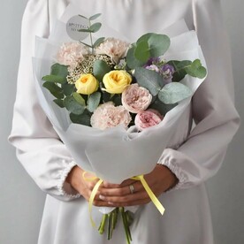 Авторский букет «Сицилия» с кустовыми розами