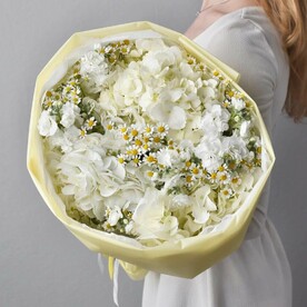 Авторский букет «Солнечный Неаполь» с гортензией