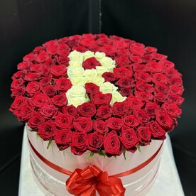 101 роза в коробке