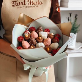 Фрукты в шоколаде