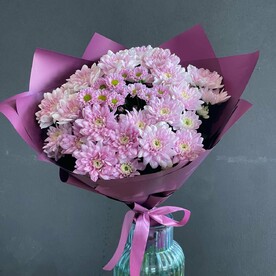 Букет из махровых хризантем