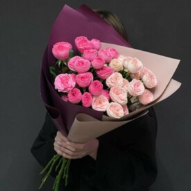 Две половинки из VIP пионовидных роз