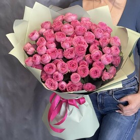 VIP букет из пионовидных кустовых роз 19 шт.