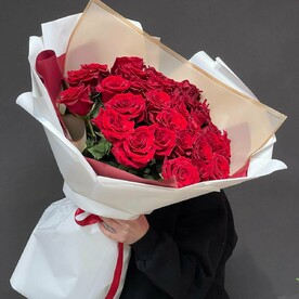 Гигант букет из роз эквадор Эксплорер 35 шт.