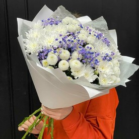 Букет из премиум хризантем с гипсофилой