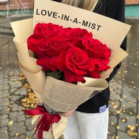 Моно букет из алых французских роз