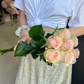 Букет из 7 одноголовых роз