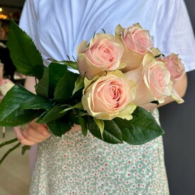 Букет из 5 одноголовых роз