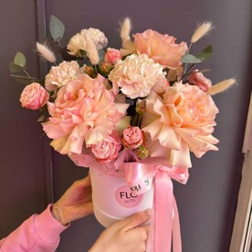 Композиция «манит любовью»