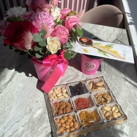 Цветочный стаканчик, чайная ложка, набор орехов