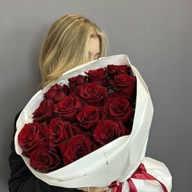 Букет из 15 роз «Страсть»