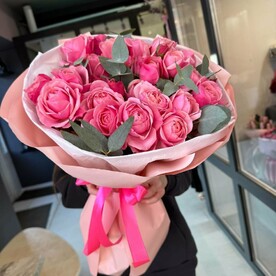 Моно букет «Яркий пион»