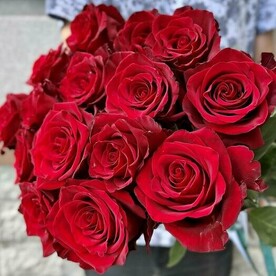 Букет Из 15 Эквадорских Роз