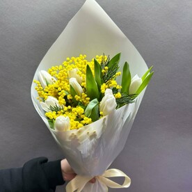 Весенний поцелуй