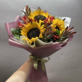 Авторский букет c подсолнухами