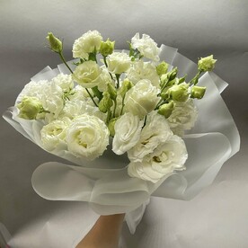 Нежная эустома