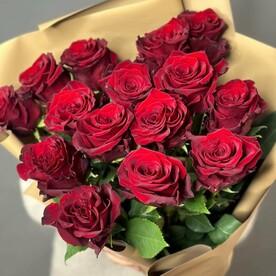 Розы Эквадор красные 15шт