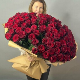 Розы Эквадор красные 101шт