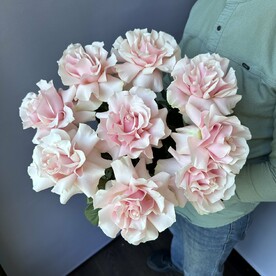 Букет с французскими розами на ленте