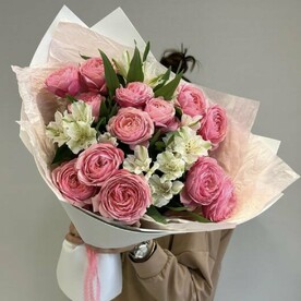 Красивый нежный букет с кустовыми пионовидными розами ❤️😍