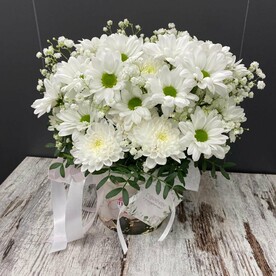 Красивая и пышная композиция с хризантемой и гипсофилой❤️😍