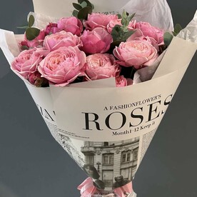 Букет шикарных кустовых пионовидных роз