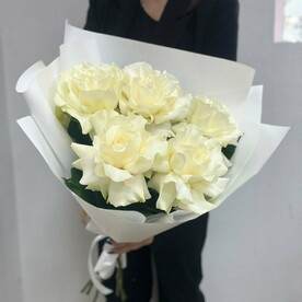 Ароматная белая францзуская роза 5шт в упаковке