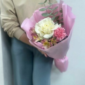 Букет комплимент с французской розой