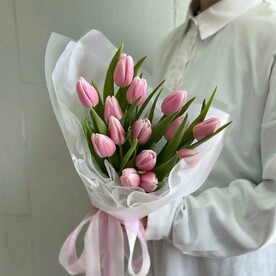 15 розовых тюльпанов