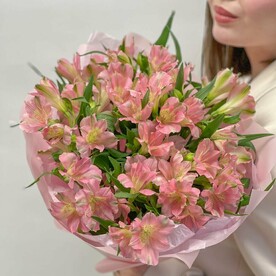 Букет из альстромерий