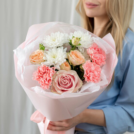 Сборный букет из Роз, Диантусов и Хризантем