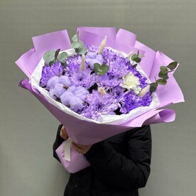 Хризантема кустовая фиолетовая, эвкалипт, хлопок
